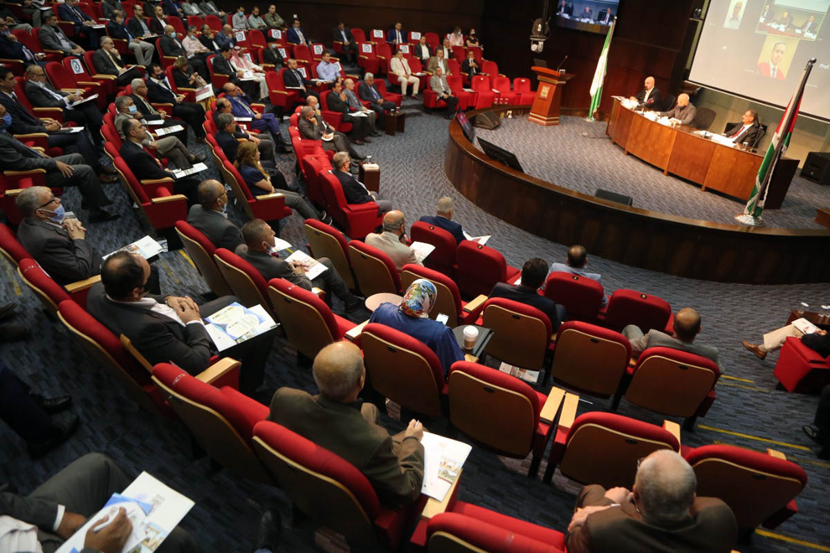 مؤتمر حول كيفية الاعتماد على الذات في اقتصاد المئوية الثانية