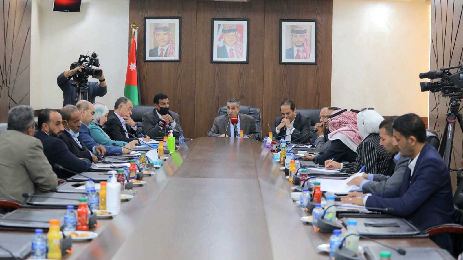 الشعب النيابية تدعو لمواجهة تحديات قطاع المياه