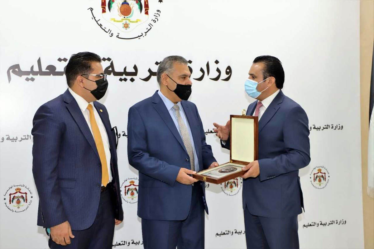 التربية تكرم المدارس المستقلة الدولية لحصولها على البورد العالمي للجودة