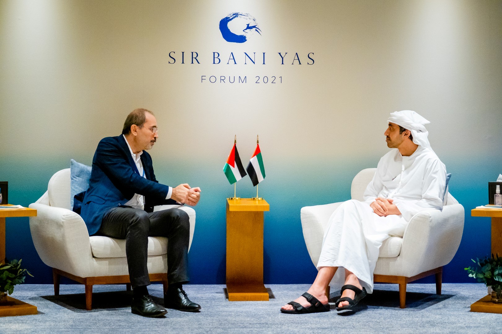 وزير الخارجية يلتقي نظيره الإماراتي