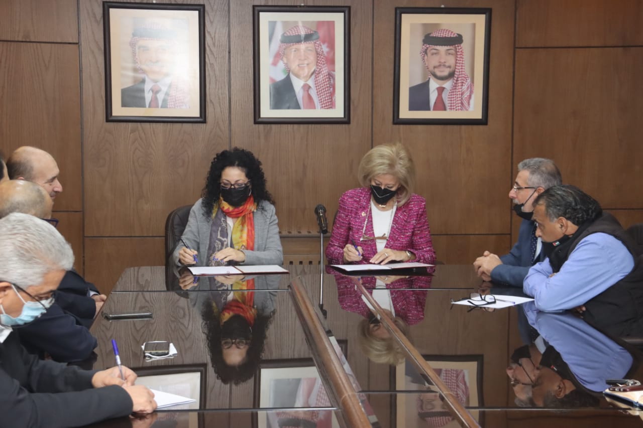 وزارة الثقافة ومؤسسة شومان يوقعان اتفاقية تعاون