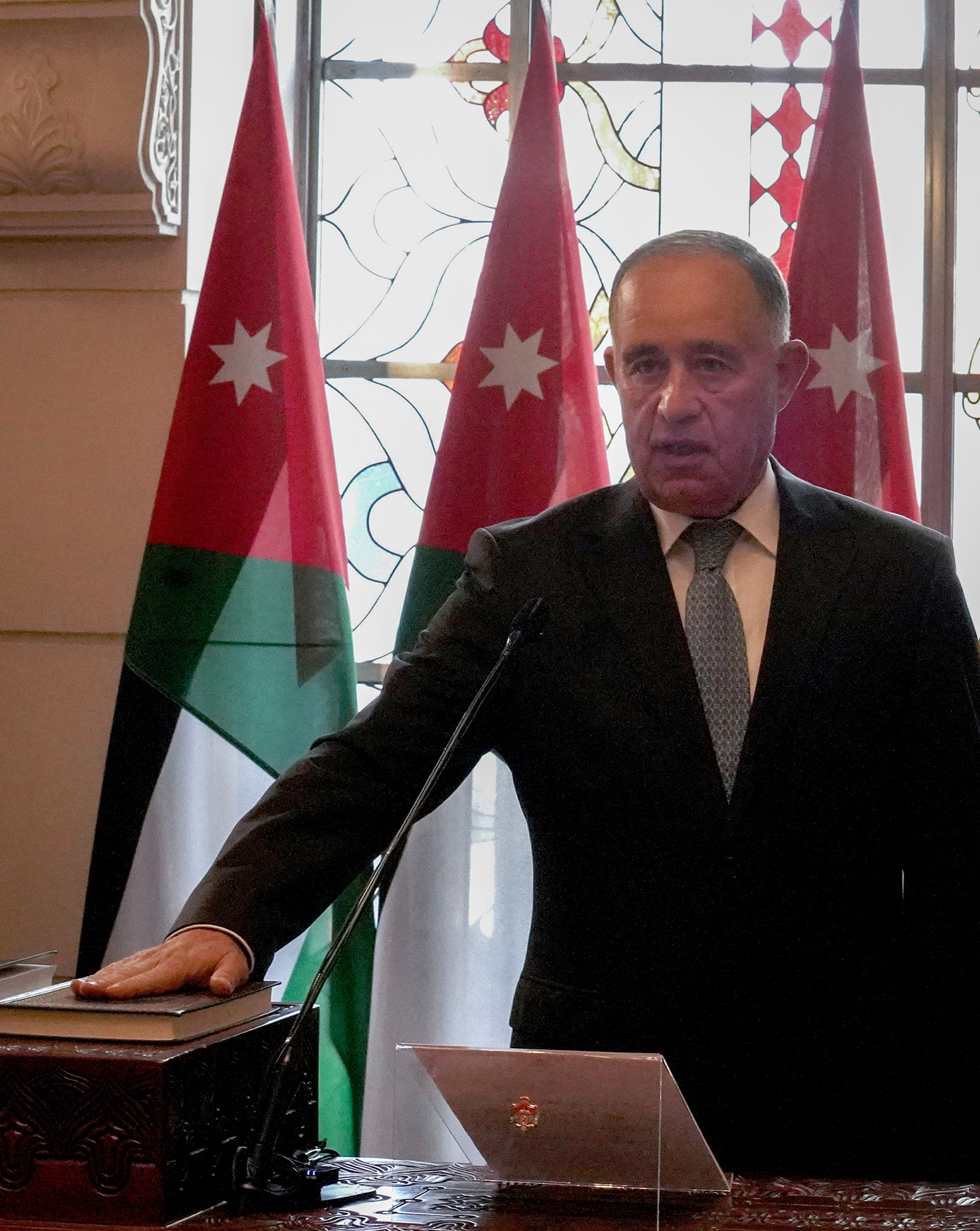 وزير المياه يؤكد الالتزام المطلق والحرص على المصلحة الوطنية والأمن المائي