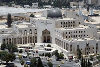 إدانة موظف حكومي ومستثمر وطالب جامعي بتهريب منشطات جنسية للأردن