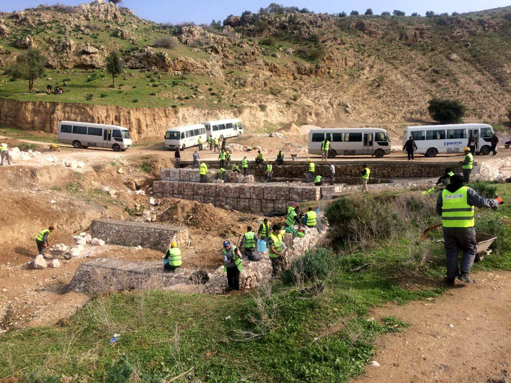 حملة لتنظيف وصيانة روافد سد وادي العرب