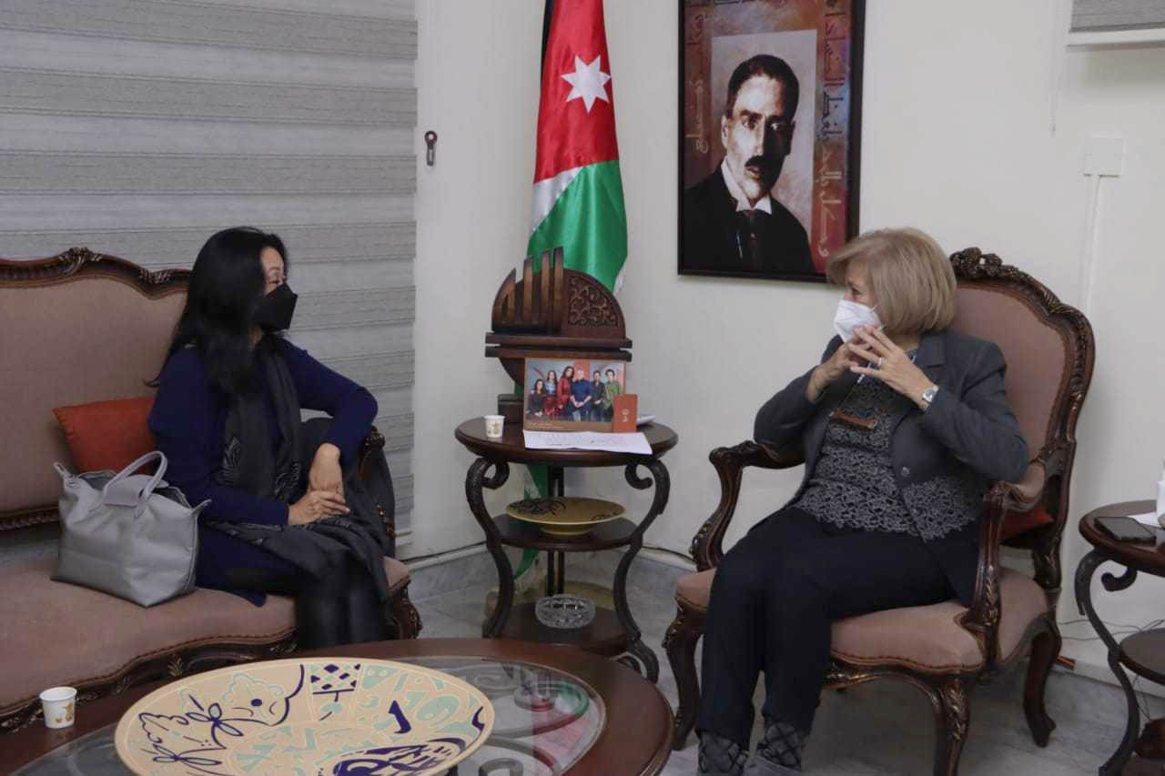 وزيرة الثقافة تبحث مع ممثلة اليونسكو في الأردن تعزيز التعاون المشترك
