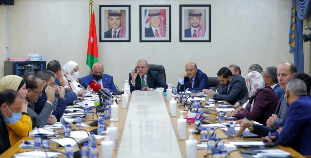 العودات :تدرج في المقاعد المخصصة للأحزاب وصولا لـ65% من إجمالي مقاعد البرلمان