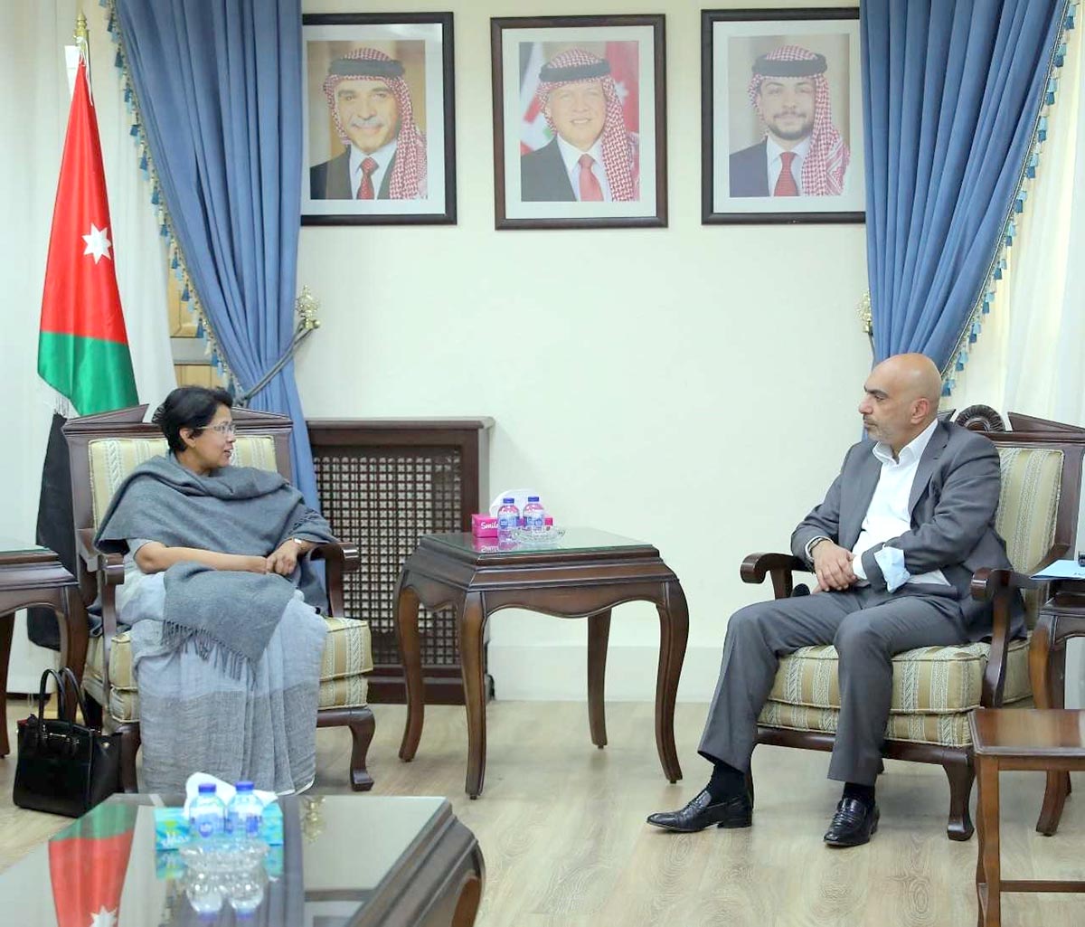 رئيس لجنة العمل النيابية يبحث والسفيرة السريلانكية تعزيز التعاون