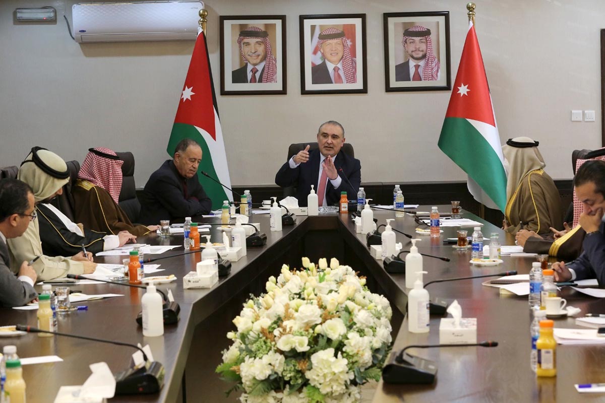 وزير التخطيط يلتقي سفراء مجلس التعاون الخليجي لحشد التمويل للناقل الوطني