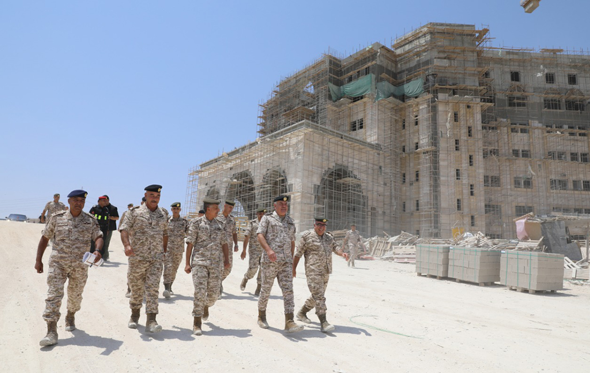 الحنيطي يتفقد سير العمل بمشروع القيادة العامة في موقعه الجديد