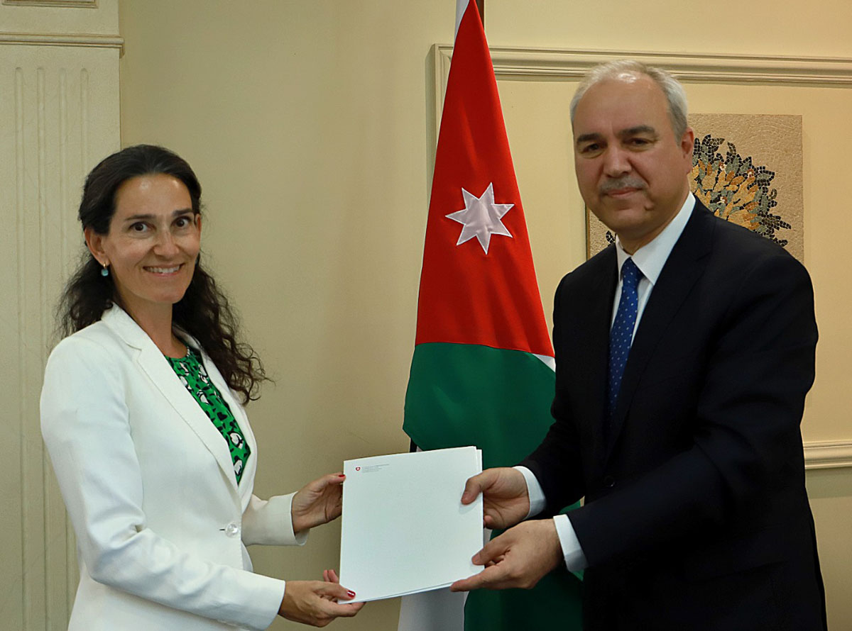 الخارجية تتسلم نسخة من أوراق اعتماد السفيرة السويسرية
