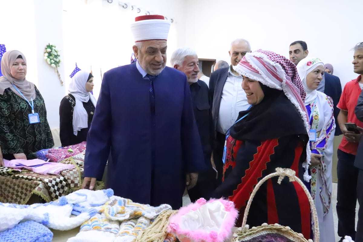 وزير الأوقاف يفتتح البازار الخيري لمركز تدريب وتأهيل الفتاة الأردنية