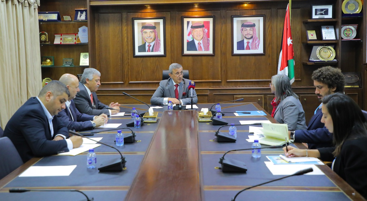 عمل الأعيان تبحث تعزيز التعاون مع اليونيسف