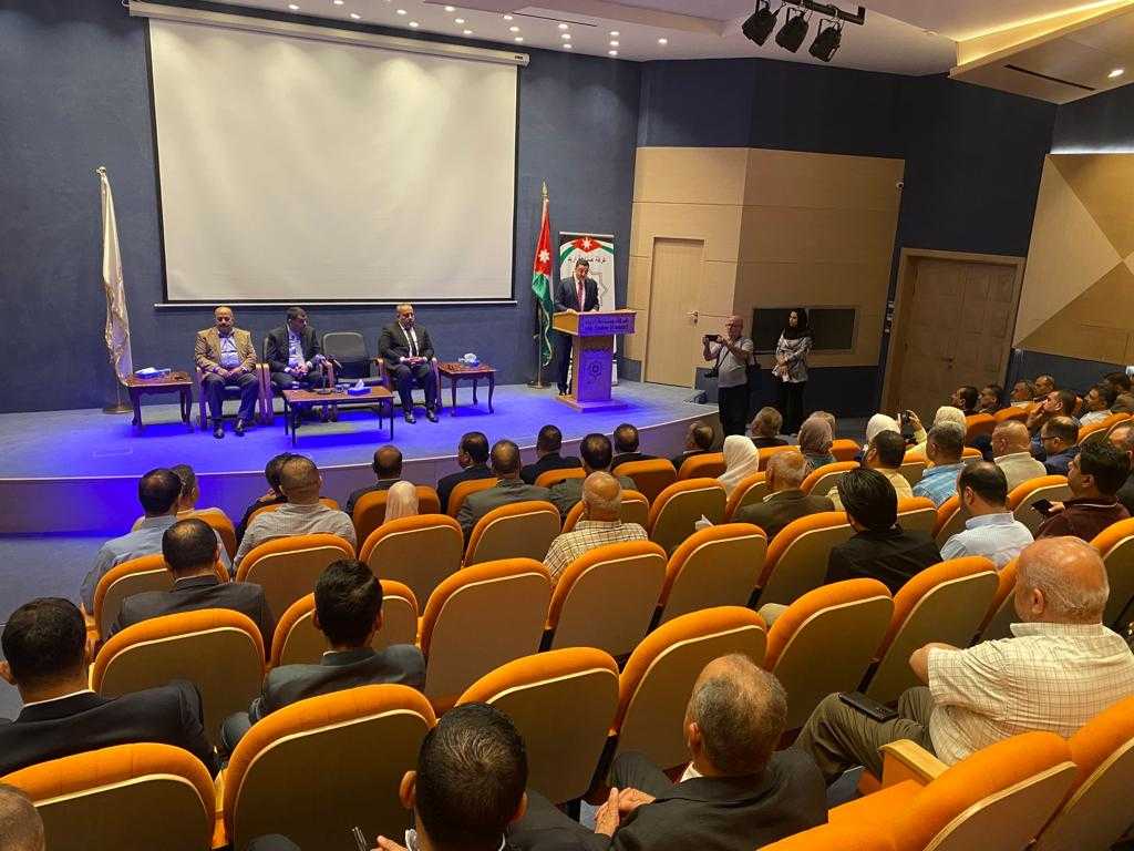وزير العمل يبحث مع صناعيي إربد تحديات القطاع