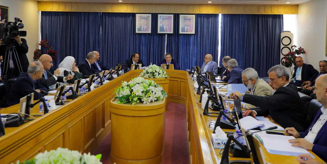 مالية الأعيان تشرع بمناقشة مشروع قانون البيئة الاستثمارية