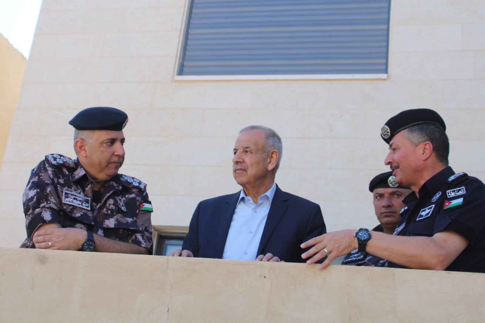 كريشان يتفقد جهود البحث والإنقاذ في موقع انهيار عمارة اللويبدة