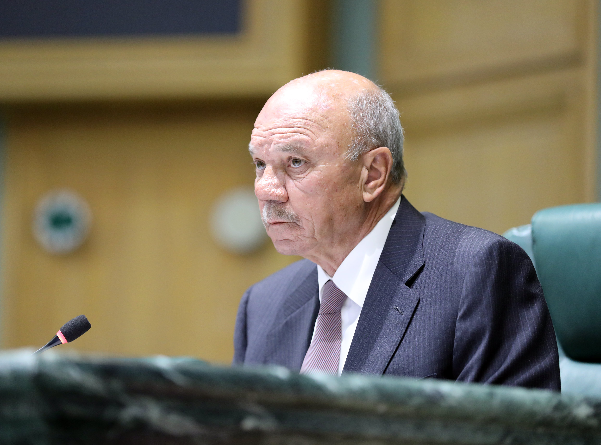 الفايز يطالب بمحاسبة الجهات المتسببة بانهيار عمارة اللويبدة