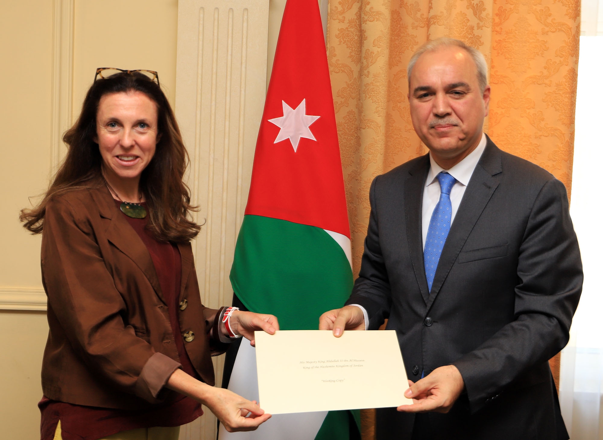 الخارجية تتسلم نسخة من أوراق اعتماد سفيرة نيوزيلندا