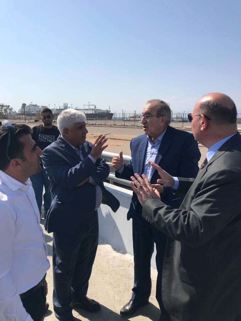 وزير الأشغال والنقل يتفقد الجسر الخرساني الجديد بميناء النفط في العقبة