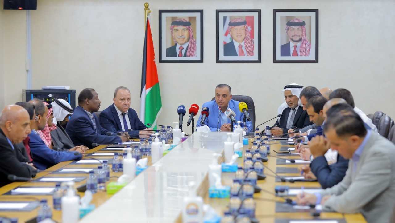 فلسطين النيابية تلتقي مدير عام دائرة الشؤون الفلسطينية ولجنة تحسين مخيم السخنة