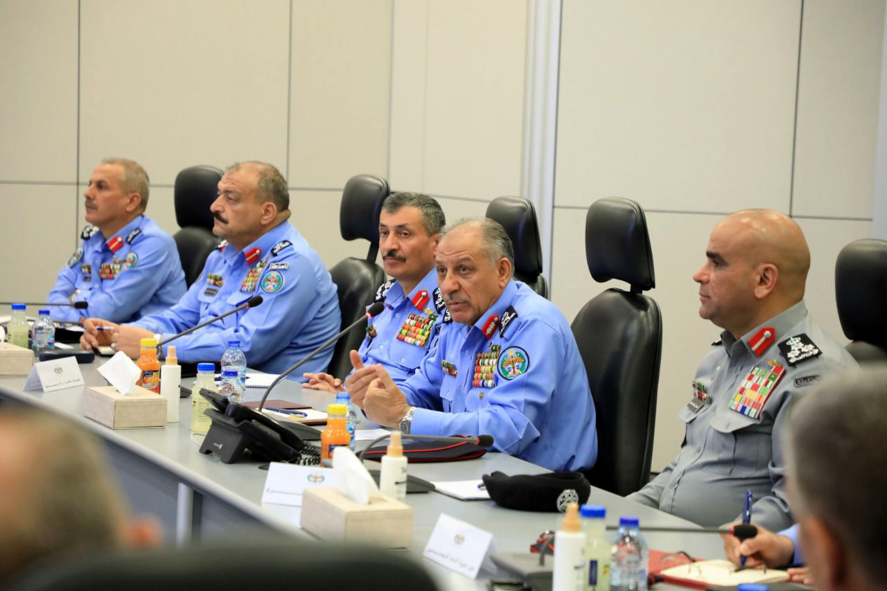 مدير الأمن يؤكد مواصلة توفير الدعم اللوجيستي والعملياتي لقوات الدرك