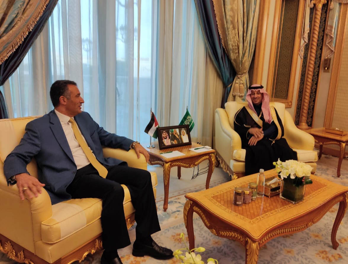 وزير السياحة يلتقي نظيره السعودي في الرياض