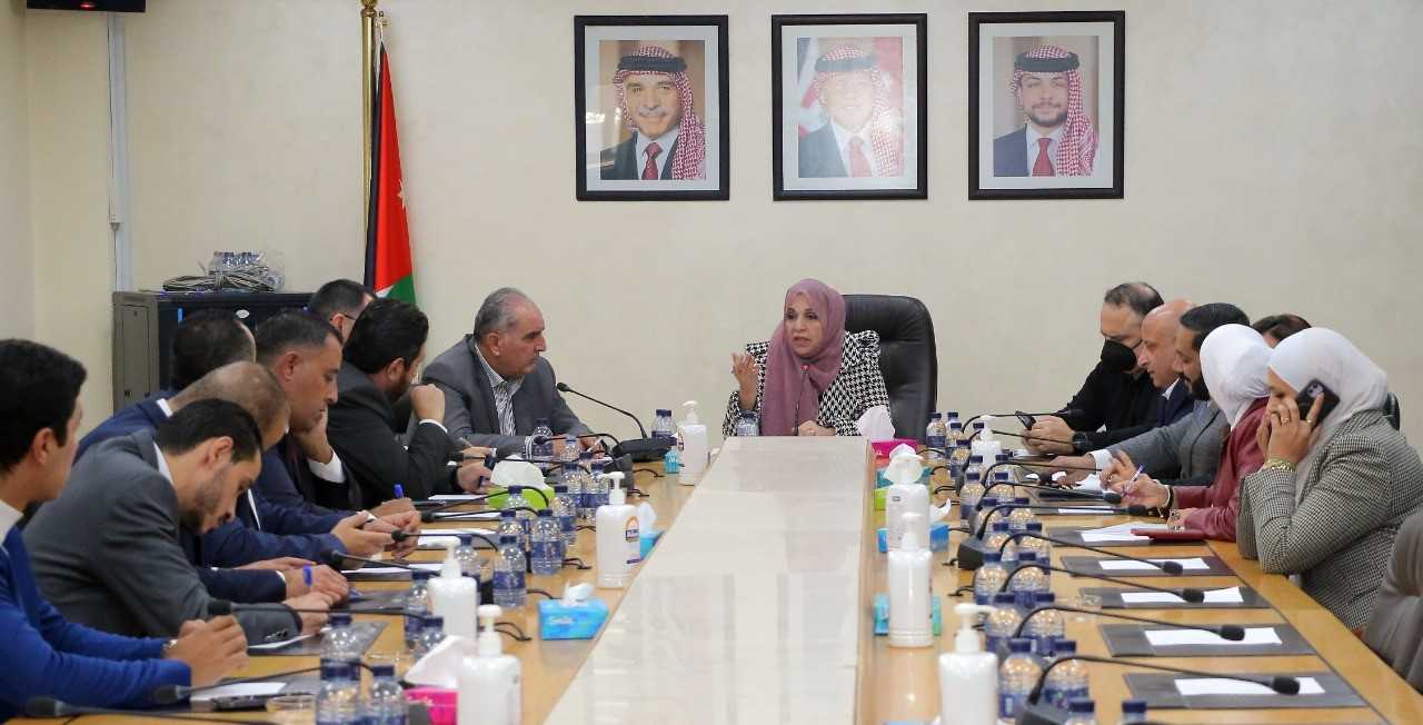 البرنامج النيابية تبحث مُقترحات لتحسين الوضع الاقتصادي