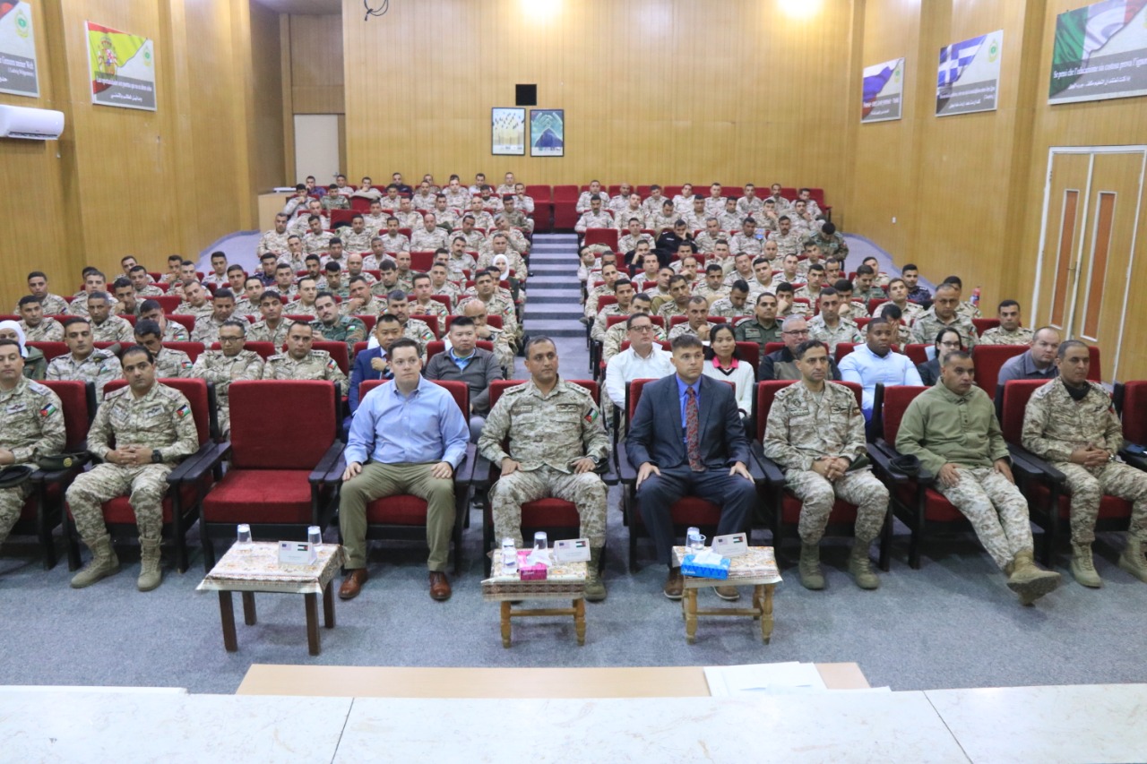 تخريج عدد من الدورات في معهد اللغات العسكري