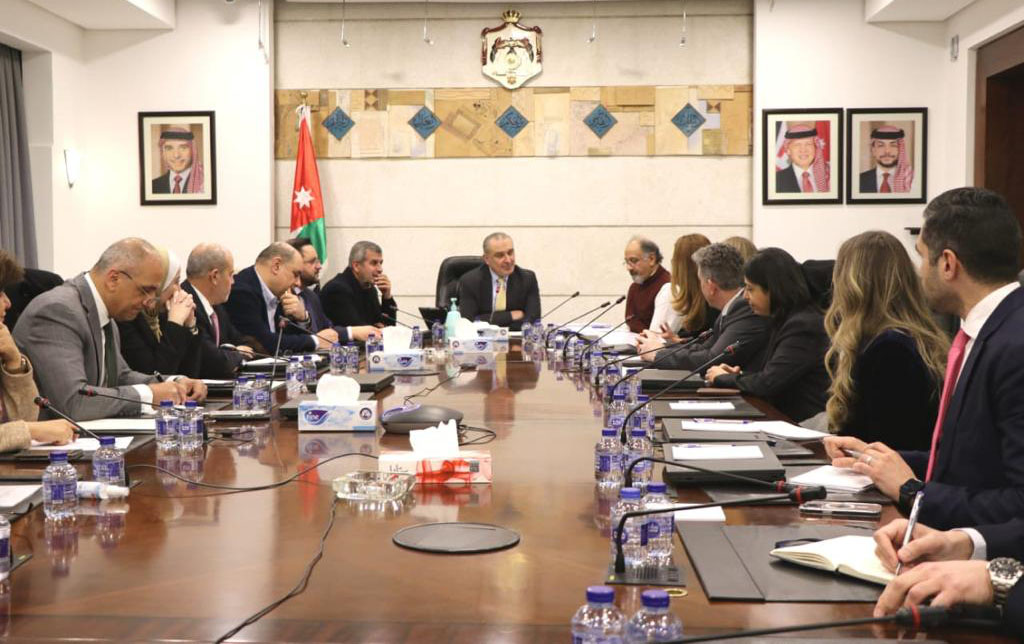 الفريق الاقتصادي الحكومي يلتقي وفداً من البنك الدولي