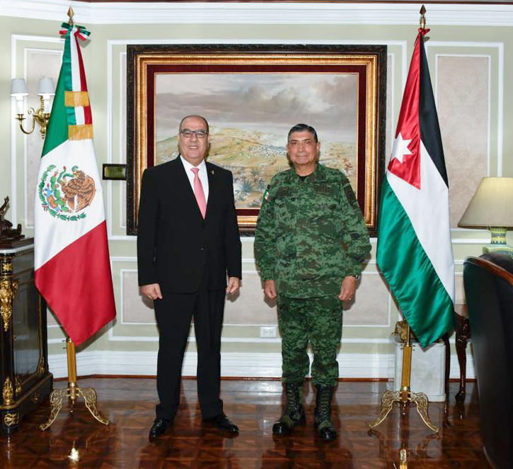 السفير الخالدي يلتقي وزير الدفاع الوطني المكسيكي