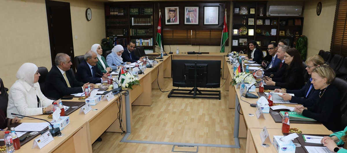 وزير العدل يبحث مع وفد ألماني التعاون في المجالات القانونية وسيادة القانون