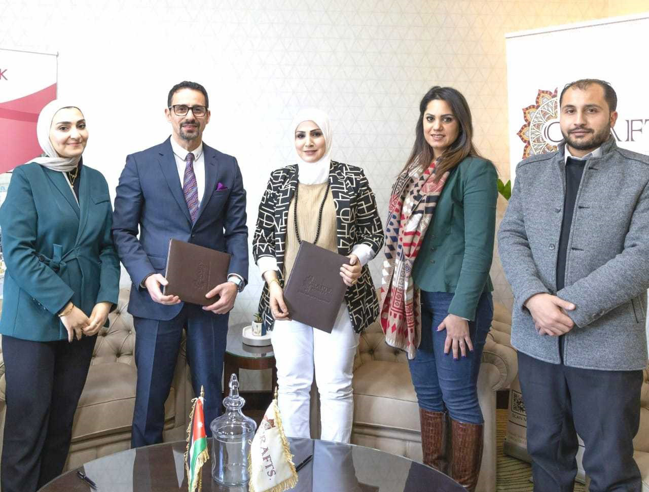 اتفاقية تعاون بين منصة الحرفيين العالمية وموفنبيك عمان