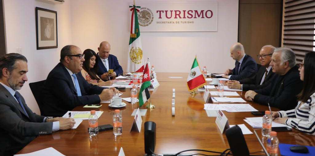 السفير الخالدي يلتقي وزير السياحة المكسيكي