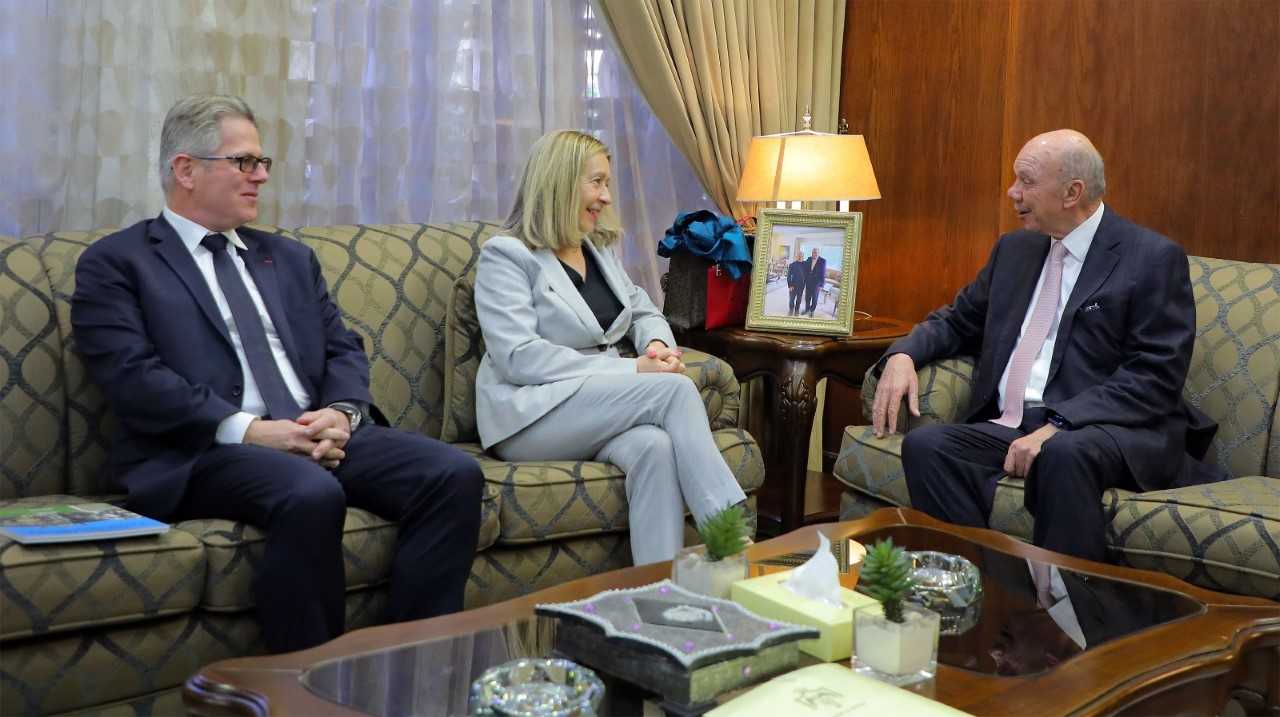 الفايز يشيد بمستوى العلاقات الأردنية الفرنسية