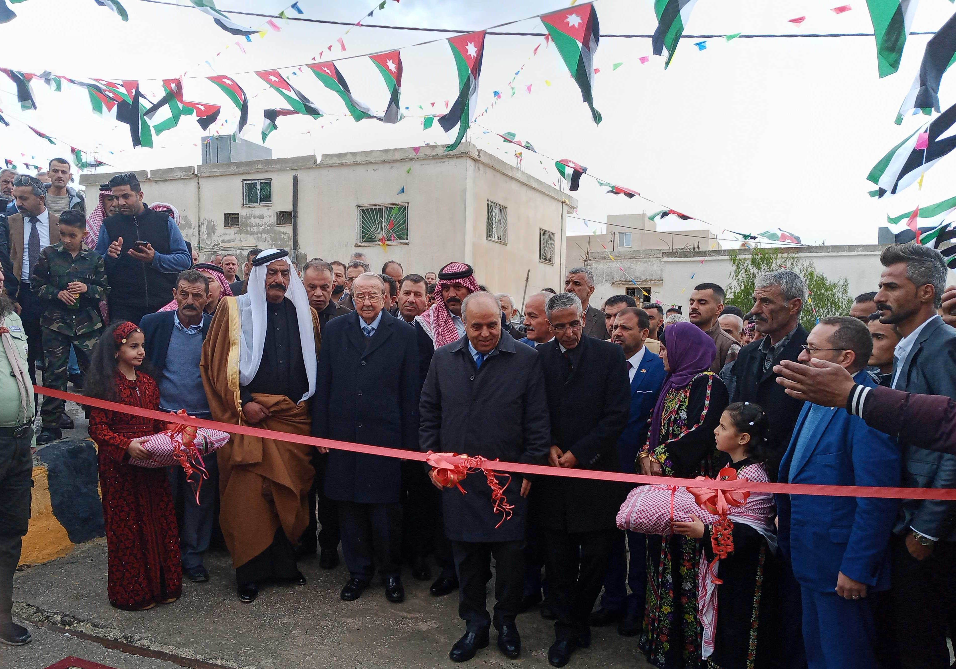 وزير التربية يفتتح مدرسة أساسية في المفرق