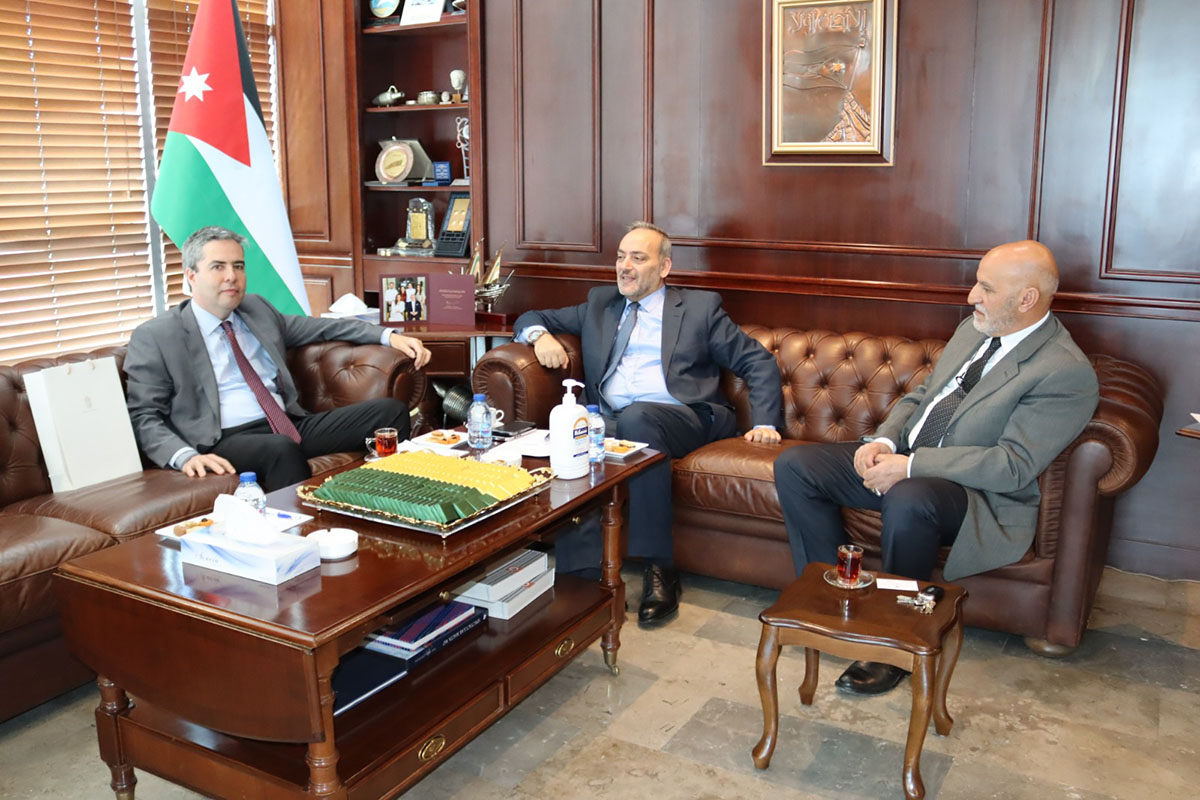 بحث تطوير العلاقات الاقتصادية بين الأردن وهنغاريا