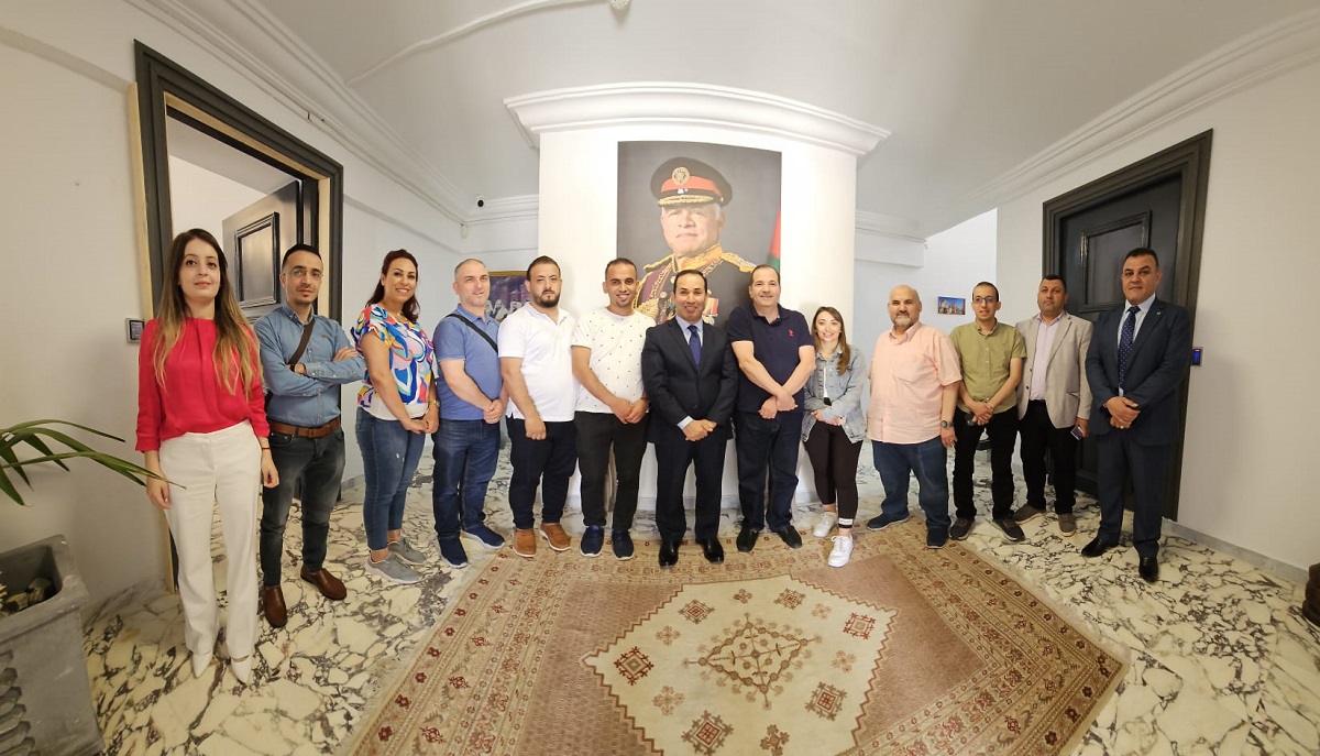 السفير الأردني في تونس يلتقي وفدا سياحيا أردنيا