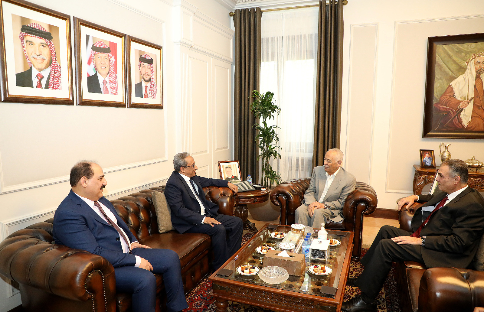 رئيس الديوان الملكي يستقبل أمين عام مجلس الوحدة الاقتصادية العربية