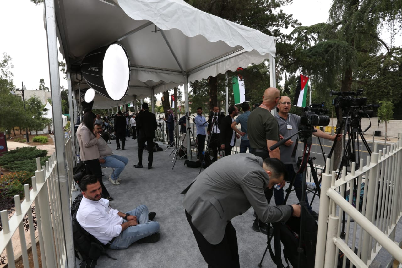 300 إعلامي من وسائل عربية ودولية يغطون فعاليات زفاف ولي العهد