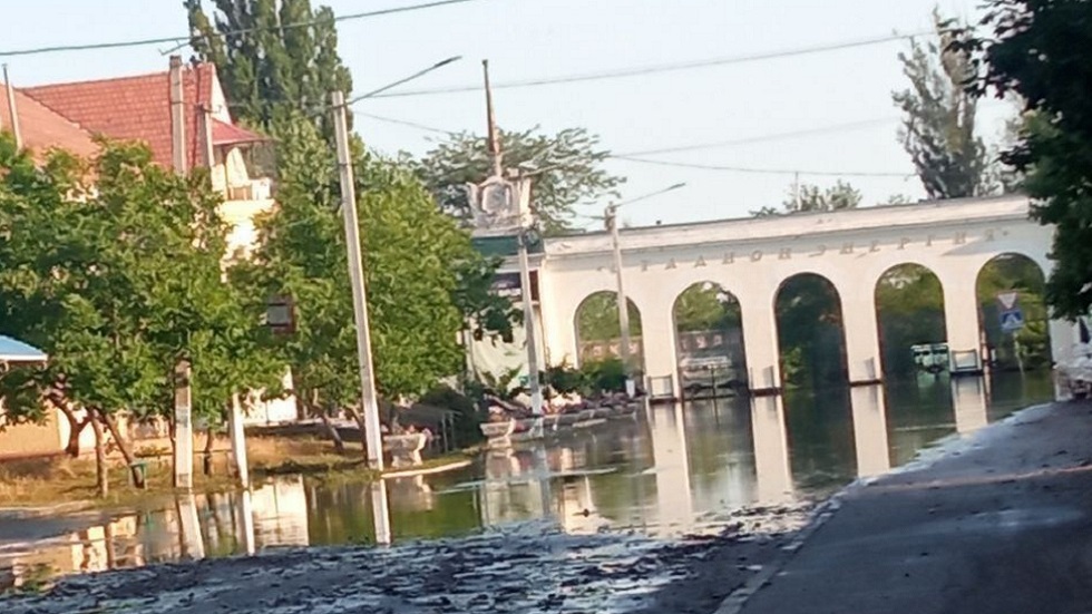 إجلاء 500 شخص وفقدان 7 جراء الفيضانات في نوفايا كاخوفكا