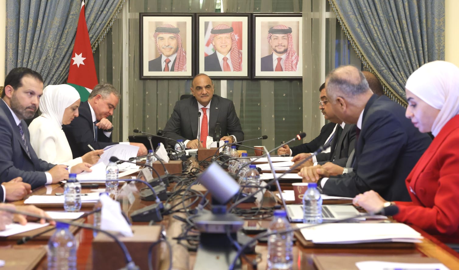 رئيس الوزراء يترأَّس اجتماعاً لمجلس أمناء جائزة الحسين بن عبدالله الثَّاني للعمل التطوُّعي