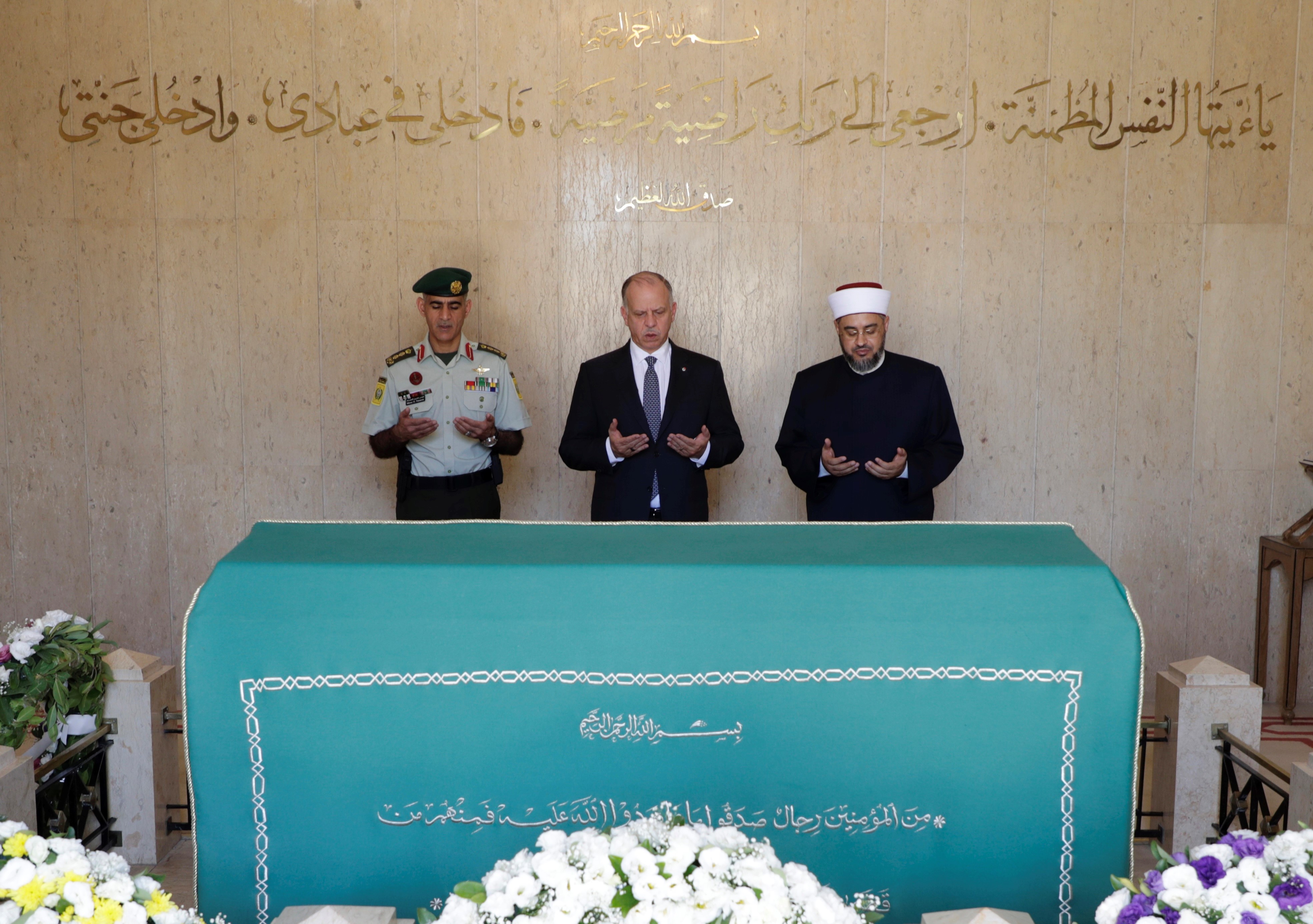 نائب الملك يزور ضريح الملك المؤسس