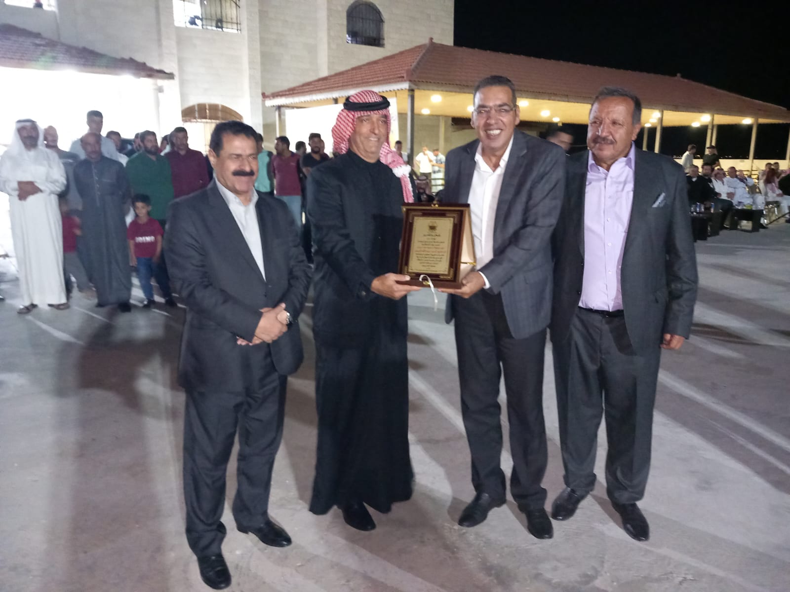 وزير السياحة يرعى احتفالية بلدية جبل بني حميدة بفوزها بجائزة البلدية النظيفة