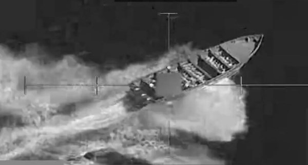 الجيش الأميركي يهاجم قوارب لتهريب المخدرات ويقتل 8 أشخاص