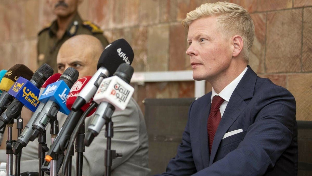 بأول زيارة.. المبعوث الأممي في صنعاء لبحث تسوية شاملة