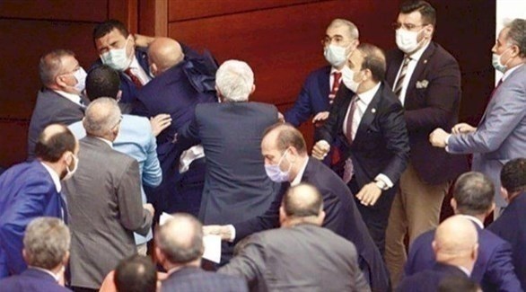 اضطهاد الأقلية الكردية يفجّر عراكاً بالأيدي داخل البرلمان التركي