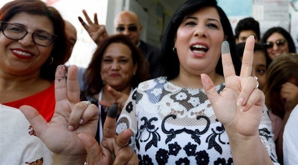 أنصار الحزب الدستوري بتونس يواصلون التظاهر أمام مقر “اتحاد علماء المسلمين”