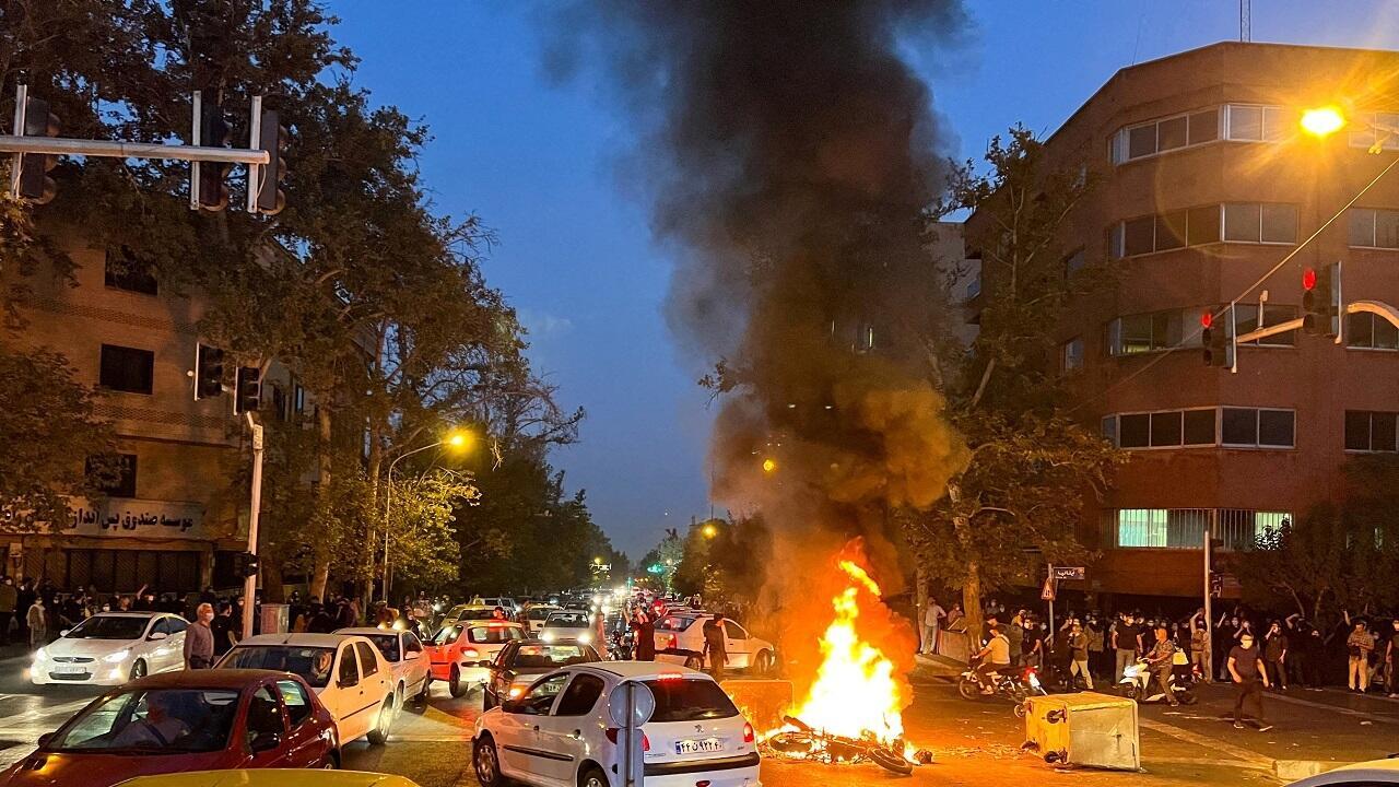 وكالة مهر: مقتل عنصر أمن “بالرصاص” في إيران