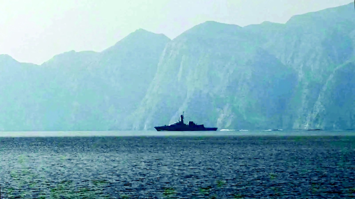 إيران تعلن إعادة إغلاق مضيق هرمز