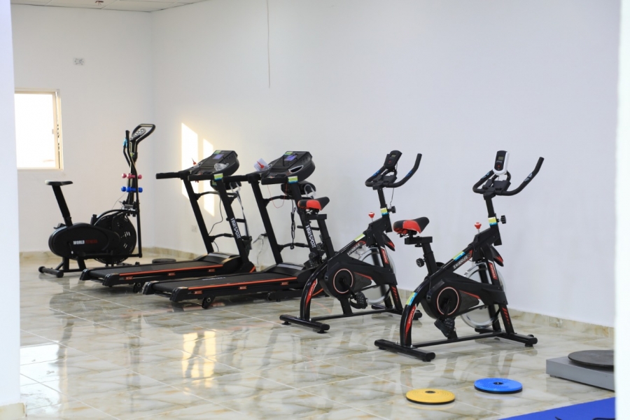 صيدلانية لم تنتظر الوظيفة وتفتتح «جيم» لسيدات جدعا