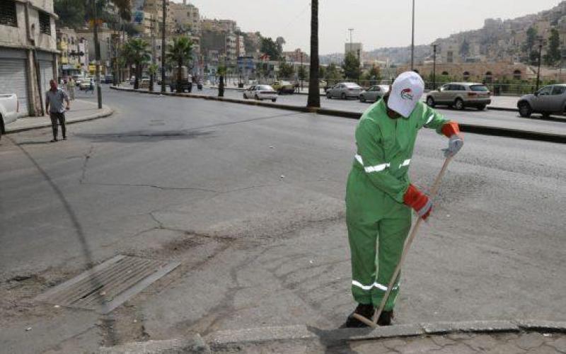 عامل وطن : لا أدري كيف أقول لأبنائي ستصومون دون مأدبة إفطار